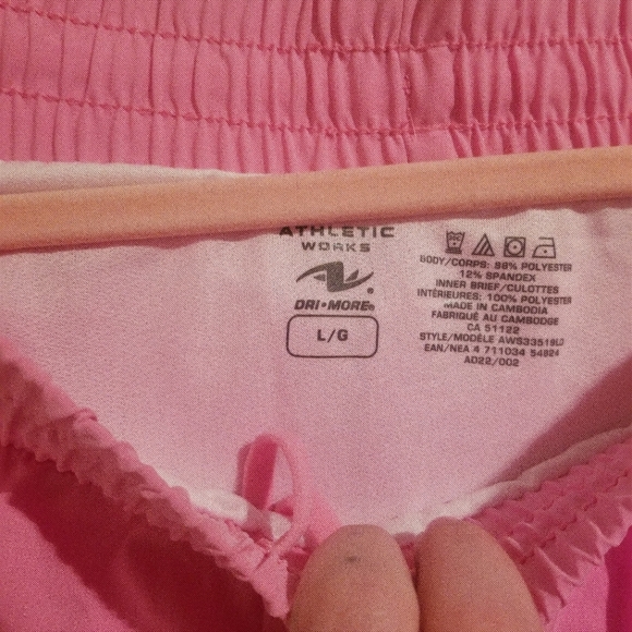 Workout shorts - Picture 1 of 2